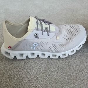 On running- cloud 5 coast sneaker (women)